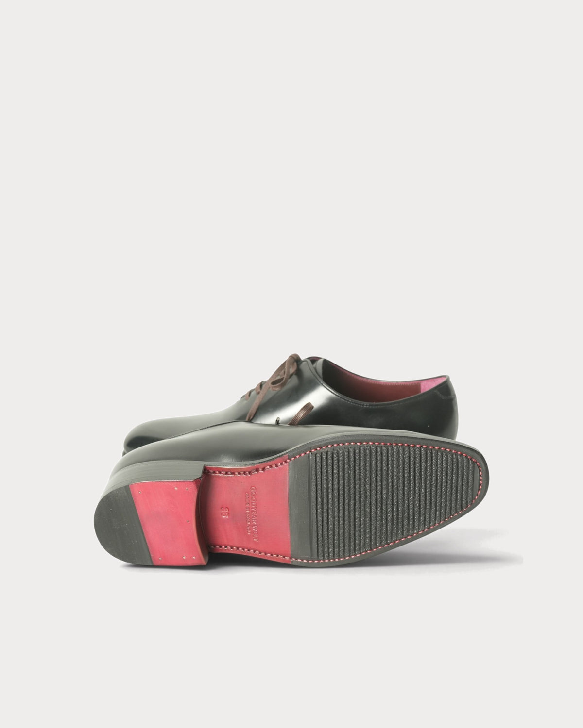Masterpiece Wholecut Oxford (Chisel) · Black · Archive No.1835