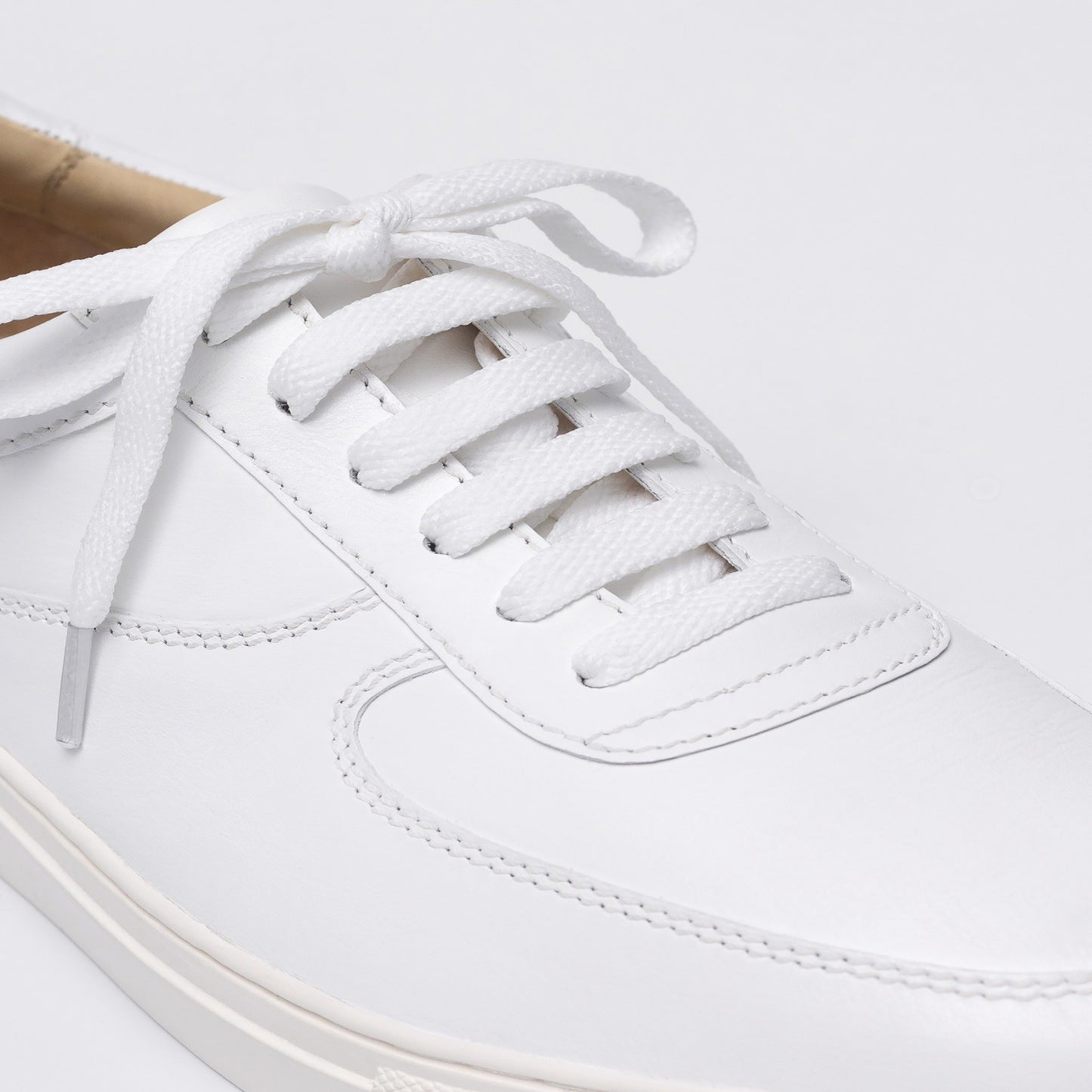 [New Arrival] Forma Sneaker - White